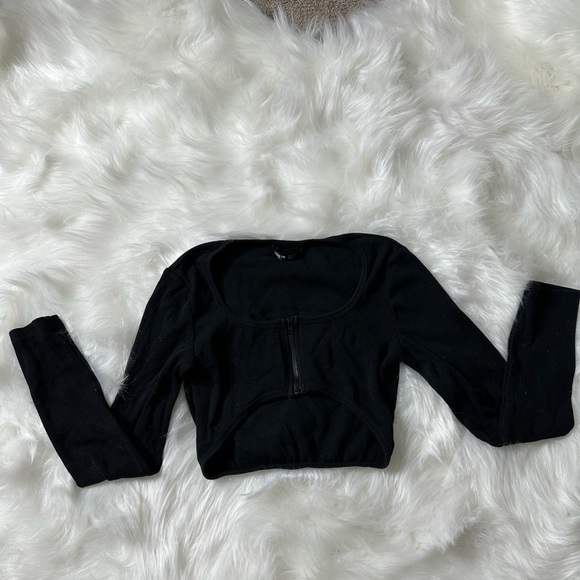 SHEIN Black crop zippered long sleeve - Picture 1 of 3